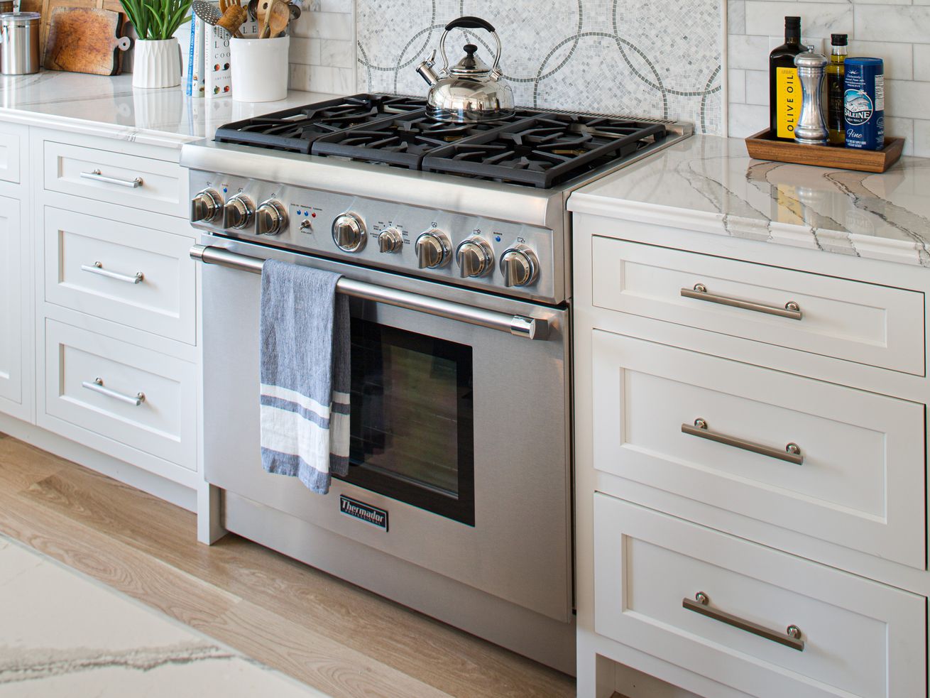A gas oven in a modern kitchen. 
