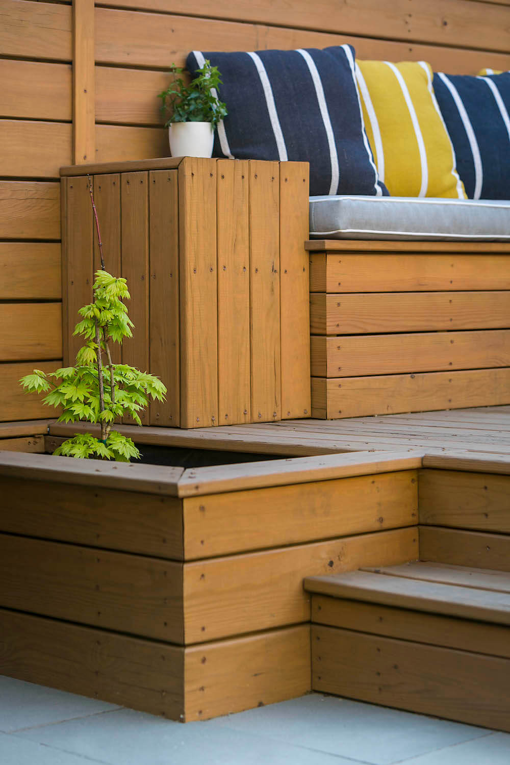 Image of an outdoor planter and bench seat